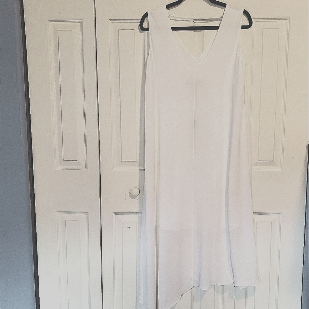 BCBGmaxazria sz Small women's white hi low dress
